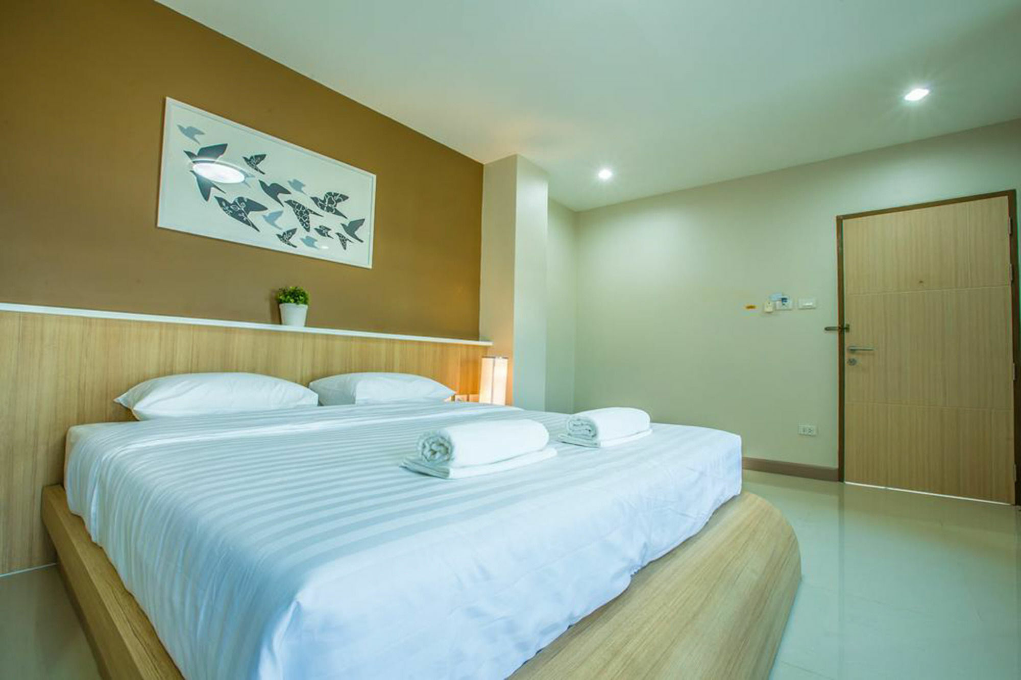 Central Place Serviced Apartment Angsila Chonburi Exterior photo