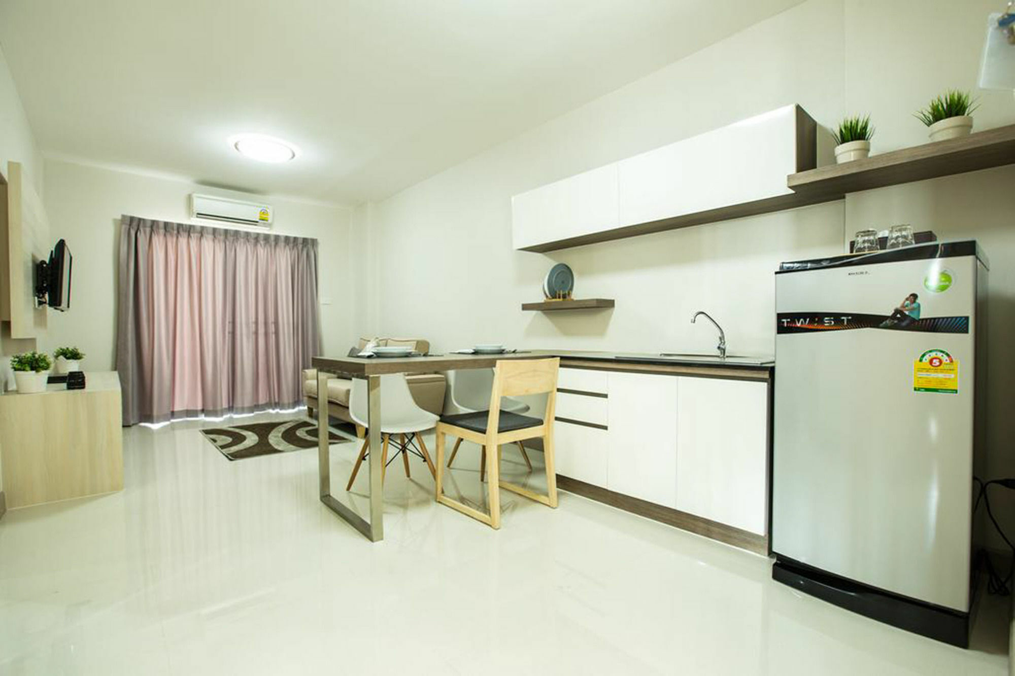 Central Place Serviced Apartment Angsila Chonburi Exterior photo